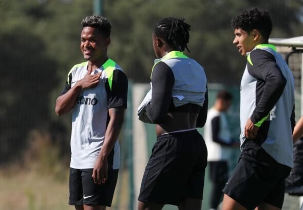 geny-catamo--en-el-entrenamiento-del-sporting-cp-previo-al-napoles-sporting-cp-de-champions-league-2025-26--efe-rui-minderico